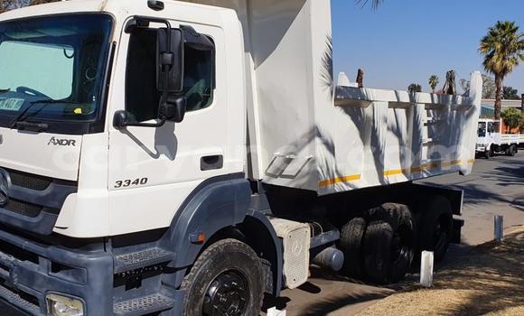 Tenga Tsaru Mercedes–Benz Tipper Chena Rori in Lusaka in Zambia Tenga Tsaru Mercedes–Benz Tipper Chena Rori in Lusaka in Zambia