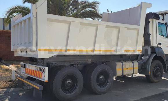 Tenga Tsaru Mercedes–Benz Tipper Chena Rori in Lusaka in Zambia Tenga Tsaru Mercedes–Benz Tipper Chena Rori in Lusaka in Zambia