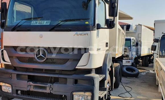 Tenga Tsaru Mercedes–Benz Tipper Chena Rori in Lusaka in Zambia Tenga Tsaru Mercedes–Benz Tipper Chena Rori in Lusaka in Zambia