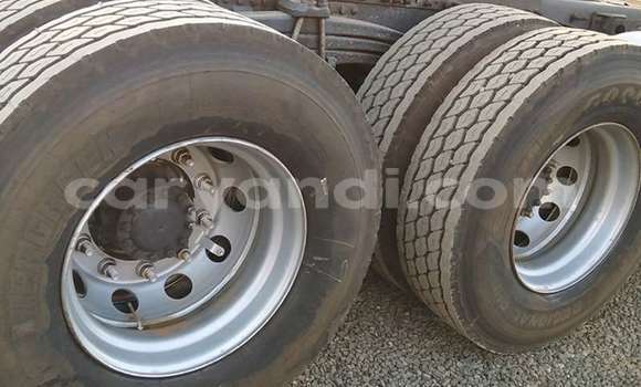 Acheter Occasion Utilitaire Volvo FL Blanc à Chingola, Zambie Acheter Occasion Utilitaire Volvo FL Blanc à Chingola, Zambie