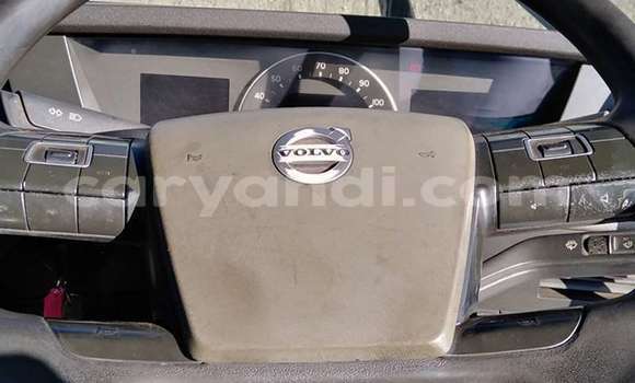 Acheter Occasion Utilitaire Volvo FL Blanc à Chingola, Zambie Acheter Occasion Utilitaire Volvo FL Blanc à Chingola, Zambie