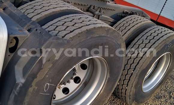 Acheter Occasion Utilitaire Volvo FL Blanc à Chingola, Zambie Acheter Occasion Utilitaire Volvo FL Blanc à Chingola, Zambie