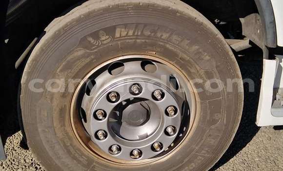 Acheter Occasion Utilitaire Volvo FL Blanc à Chingola, Zambie Acheter Occasion Utilitaire Volvo FL Blanc à Chingola, Zambie