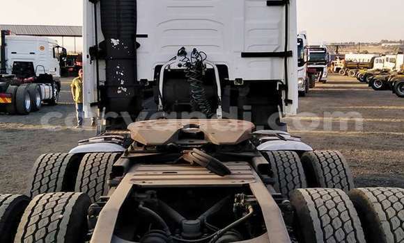 Acheter Occasion Utilitaire Volvo FL Blanc à Chingola, Zambie Acheter Occasion Utilitaire Volvo FL Blanc à Chingola, Zambie