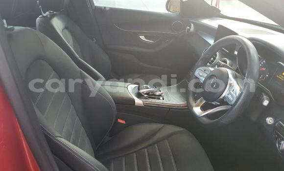 Acheter Occasion Voiture Mercedes‒Benz 200 Rouge à Chingola, Zambie Acheter Occasion Voiture Mercedes‒Benz 200 Rouge à Chingola, Zambie