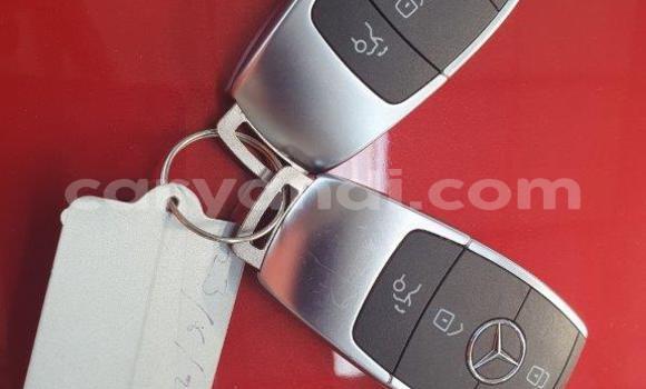 Acheter Occasion Voiture Mercedes‒Benz 200 Rouge à Chingola, Zambie Acheter Occasion Voiture Mercedes‒Benz 200 Rouge à Chingola, Zambie