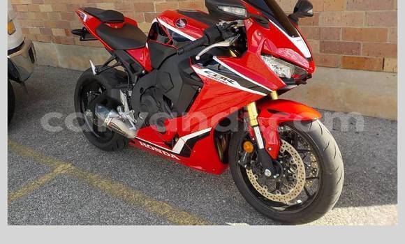 Buy Used Honda CBR 1000 RR Red Bike in Choma in Southern