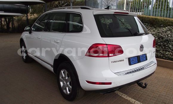 Acheter Occasion Voiture Volkswagen Touareg Blanc à Livingstone, Zambie Acheter Occasion Voiture Volkswagen Touareg Blanc à Livingstone, Zambie