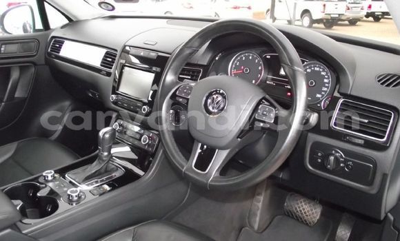 Acheter Occasion Voiture Volkswagen Touareg Blanc à Livingstone, Zambie Acheter Occasion Voiture Volkswagen Touareg Blanc à Livingstone, Zambie