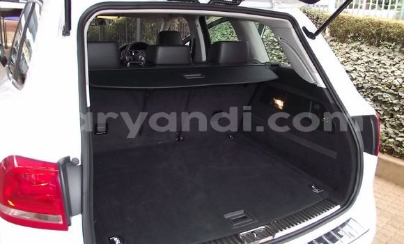 Acheter Occasion Voiture Volkswagen Touareg Blanc à Livingstone, Zambie Acheter Occasion Voiture Volkswagen Touareg Blanc à Livingstone, Zambie