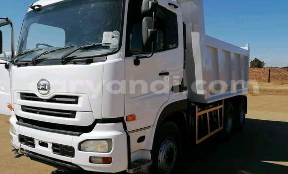 Acheter Occasion Utilitaire Nissan UD Blanc à Chingola, Zambie Acheter Occasion Utilitaire Nissan UD Blanc à Chingola, Zambie