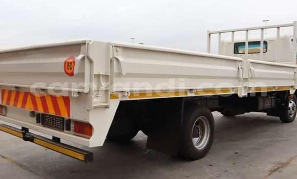Acheter Occasion Utilitaire Hino 300 Series Blanc à Chingola, Zambie Acheter Occasion Utilitaire Hino 300 Series Blanc à Chingola, Zambie