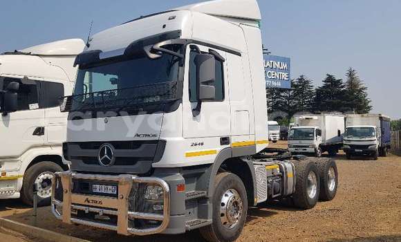 Acheter Occasion Utilitaire Mercedes–Benz Truck Blanc à Livingstone, Zambie Acheter Occasion Utilitaire Mercedes–Benz Truck Blanc à Livingstone, Zambie