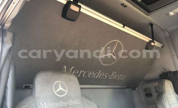 Buy Used Mercedes–Benz Truck White Truck in Livingstone in Zambia Buy Used Mercedes–Benz Truck White Truck in Livingstone in Zambia