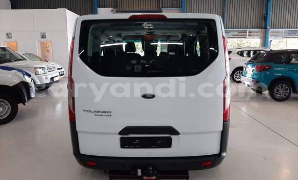 Acheter Occasion Voiture Ford Tourneo Custom Blanc à Chingola, Zambie Acheter Occasion Voiture Ford Tourneo Custom Blanc à Chingola, Zambie