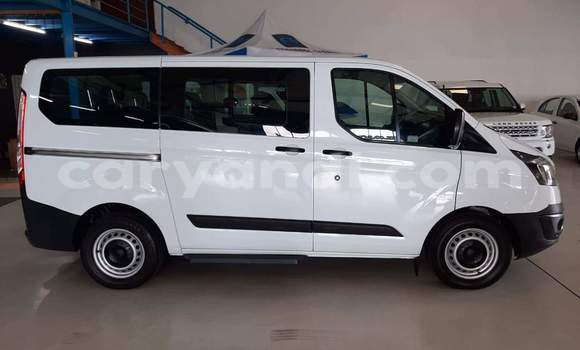 Acheter Occasion Voiture Ford Tourneo Custom Blanc à Chingola, Zambie Acheter Occasion Voiture Ford Tourneo Custom Blanc à Chingola, Zambie