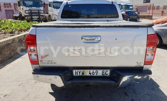 Acheter Occasion Voiture Isuzu KB Gris à Lusaka, Zambie Acheter Occasion Voiture Isuzu KB Gris à Lusaka, Zambie