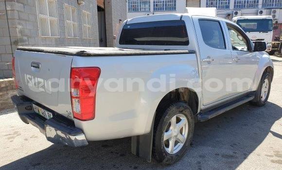 Acheter Occasion Voiture Isuzu KB Gris à Lusaka, Zambie Acheter Occasion Voiture Isuzu KB Gris à Lusaka, Zambie