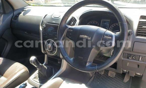 Acheter Occasion Voiture Isuzu KB Gris à Lusaka, Zambie Acheter Occasion Voiture Isuzu KB Gris à Lusaka, Zambie