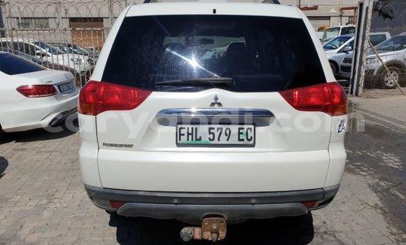 Acheter Occasion Voiture Mitsubishi Pajero Sport Blanc à Lusaka, Zambie Acheter Occasion Voiture Mitsubishi Pajero Sport Blanc à Lusaka, Zambie