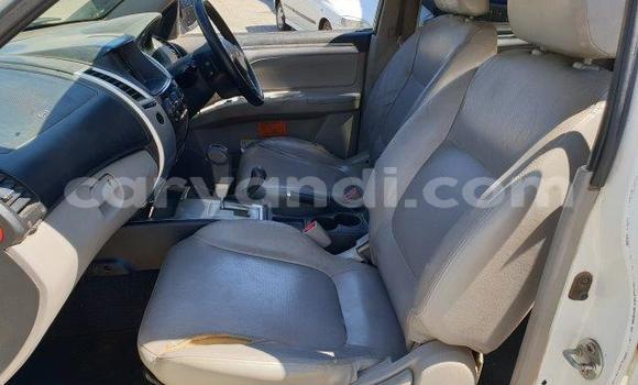 Acheter Occasion Voiture Mitsubishi Pajero Sport Blanc à Lusaka, Zambie Acheter Occasion Voiture Mitsubishi Pajero Sport Blanc à Lusaka, Zambie
