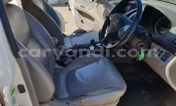 Acheter Occasion Voiture Mitsubishi Pajero Sport Blanc à Lusaka, Zambie Acheter Occasion Voiture Mitsubishi Pajero Sport Blanc à Lusaka, Zambie