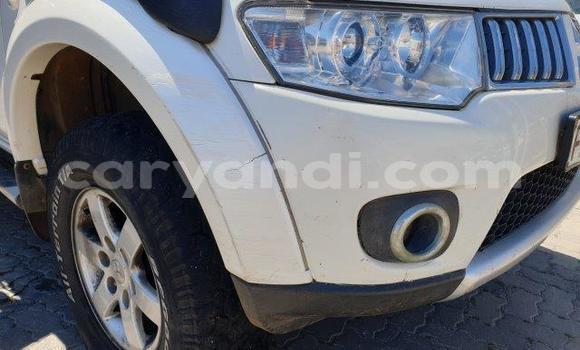 Acheter Occasion Voiture Mitsubishi Pajero Sport Blanc à Lusaka, Zambie Acheter Occasion Voiture Mitsubishi Pajero Sport Blanc à Lusaka, Zambie