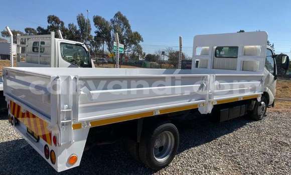 Buy Used Toyota Dyna White Truck in Chingola in Zambia