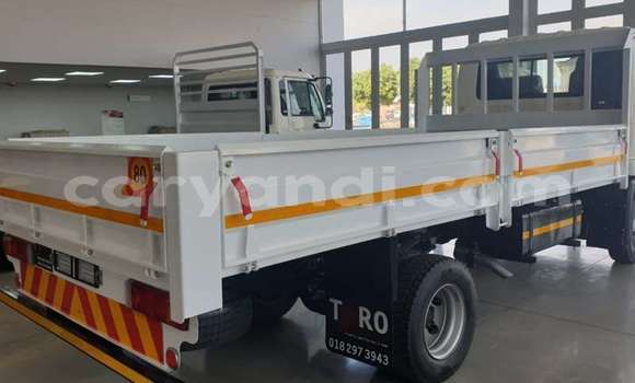 Tenga Tsaru Nissan UD Chena Rori in Chingola in Zambia Tenga Tsaru Nissan UD Chena Rori in Chingola in Zambia