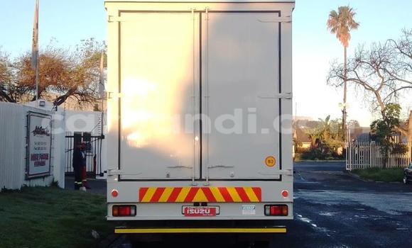 Acheter Occasion Utilitaire Isuzu FTR 850 Blanc à Chinsali, Nord Acheter Occasion Utilitaire Isuzu FTR 850 Blanc à Chinsali, Nord
