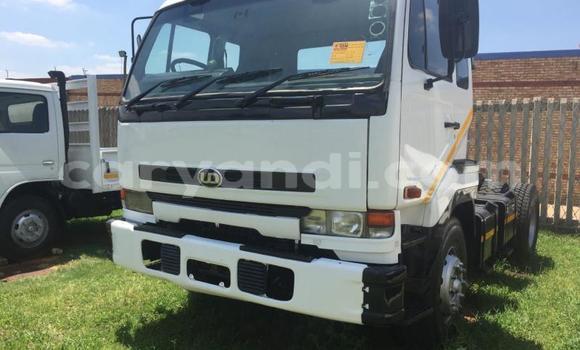 Acheter Occasion Utilitaire Nissan UD Blanc à Choma, Du sud Acheter Occasion Utilitaire Nissan UD Blanc à Choma, Du sud