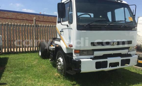 Acheter Occasion Utilitaire Nissan UD Blanc à Choma, Du sud Acheter Occasion Utilitaire Nissan UD Blanc à Choma, Du sud