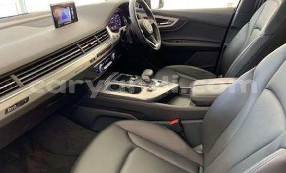 Acheter Occasion Voiture Audi Q7 Gris à Livingstone, Zambie Acheter Occasion Voiture Audi Q7 Gris à Livingstone, Zambie