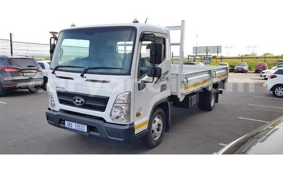 Acheter Occasion Voiture Hyundai Starex (H-1) Blanc à Lusaka, Zambie Acheter Occasion Voiture Hyundai Starex (H-1) Blanc à Lusaka, Zambie