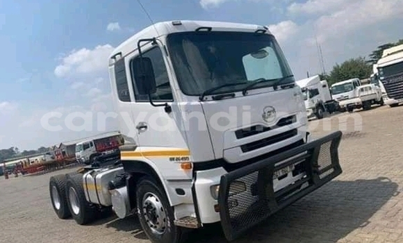 Acheter Occasion Utilitaire Nissan UD Blanc à Livingstone, Zambie Acheter Occasion Utilitaire Nissan UD Blanc à Livingstone, Zambie