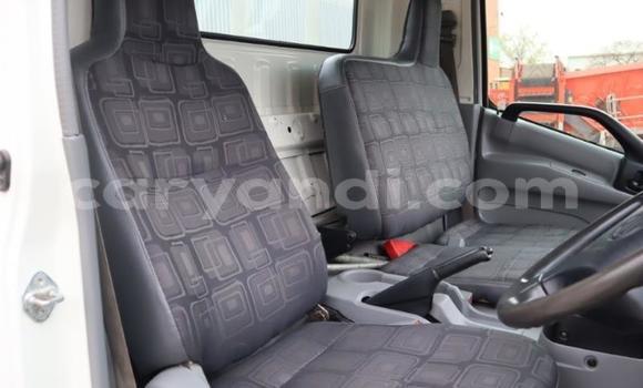 Acheter Occasion Utilitaire Hino 300 Series Blanc à Lusaka, Zambie Acheter Occasion Utilitaire Hino 300 Series Blanc à Lusaka, Zambie