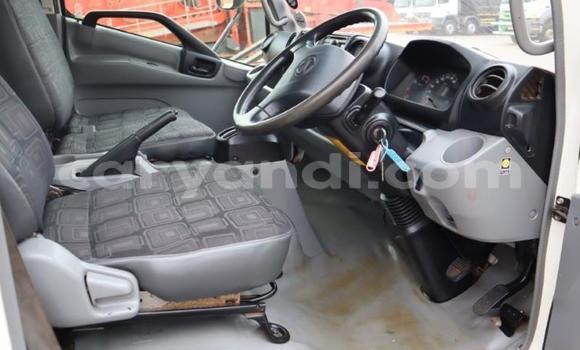 Acheter Occasion Utilitaire Hino 300 Series Blanc à Lusaka, Zambie Acheter Occasion Utilitaire Hino 300 Series Blanc à Lusaka, Zambie