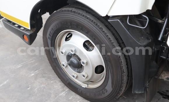 Acheter Occasion Utilitaire Hino 300 Series Blanc à Lusaka, Zambie Acheter Occasion Utilitaire Hino 300 Series Blanc à Lusaka, Zambie