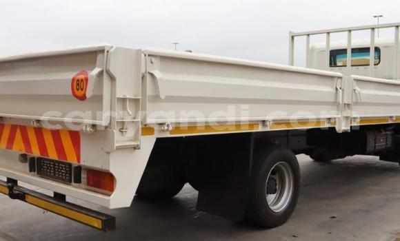 Acheter Occasion Utilitaire Hino 300 Series Blanc à Lusaka, Zambie Acheter Occasion Utilitaire Hino 300 Series Blanc à Lusaka, Zambie