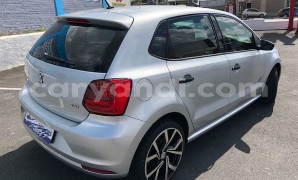 Acheter Occasion Voiture Volkswagen Polo Gris à Livingstone, Zambie Acheter Occasion Voiture Volkswagen Polo Gris à Livingstone, Zambie