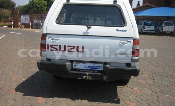Acheter Occasion Voiture Isuzu KB Blanc à Lusaka, Zambie Acheter Occasion Voiture Isuzu KB Blanc à Lusaka, Zambie