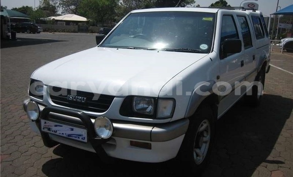 Acheter Occasion Voiture Isuzu KB Blanc à Lusaka, Zambie Acheter Occasion Voiture Isuzu KB Blanc à Lusaka, Zambie