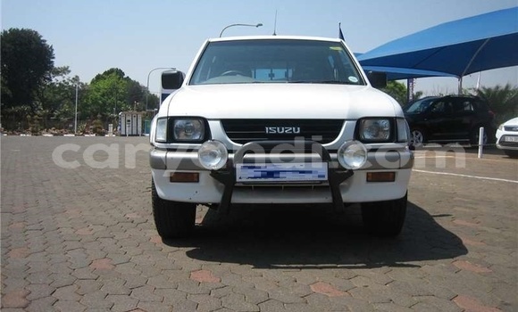 Acheter Occasion Voiture Isuzu KB Blanc à Lusaka, Zambie Acheter Occasion Voiture Isuzu KB Blanc à Lusaka, Zambie