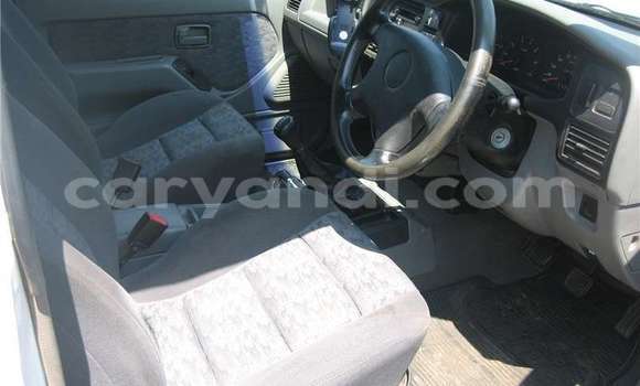 Acheter Occasion Voiture Isuzu KB Blanc à Lusaka, Zambie Acheter Occasion Voiture Isuzu KB Blanc à Lusaka, Zambie