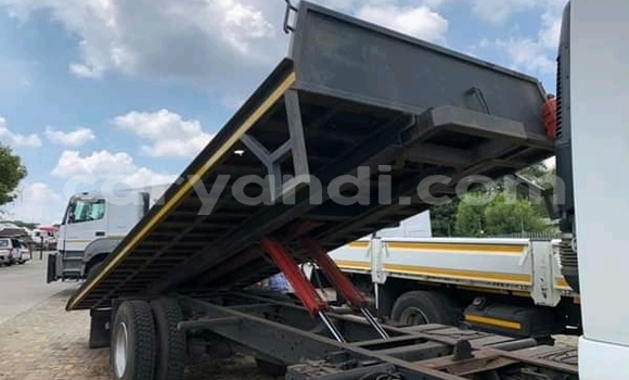 Acheter Occasion Utilitaire Isuzu FTR 850 Blanc à Livingstone, Zambie Acheter Occasion Utilitaire Isuzu FTR 850 Blanc à Livingstone, Zambie