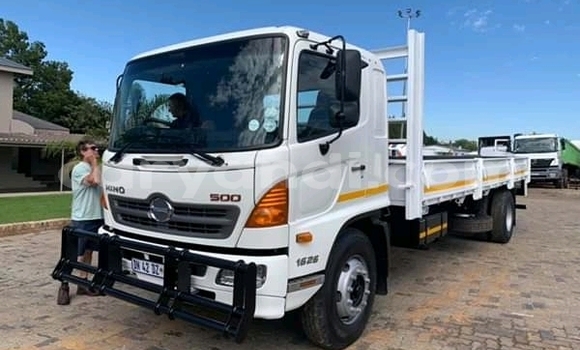 Tenga Tsaru Hino 300 Series Chena Rori in Lusaka in Zambia Tenga Tsaru Hino 300 Series Chena Rori in Lusaka in Zambia