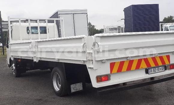 Acheter Occasion Utilitaire Hino 300 Series Blanc à Choma, Du sud Acheter Occasion Utilitaire Hino 300 Series Blanc à Choma, Du sud