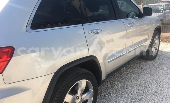 Acheter Occasion Voiture Jeep Grand Cherokee Gris à Lusaka, Zambie Acheter Occasion Voiture Jeep Grand Cherokee Gris à Lusaka, Zambie