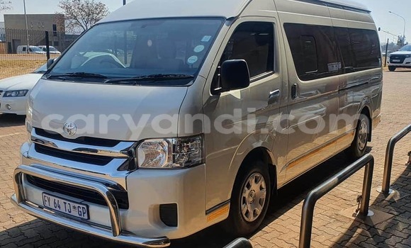Acheter Occasion Voiture Toyota Granvia Blanc à Ndola, Zambie Acheter Occasion Voiture Toyota Granvia Blanc à Ndola, Zambie