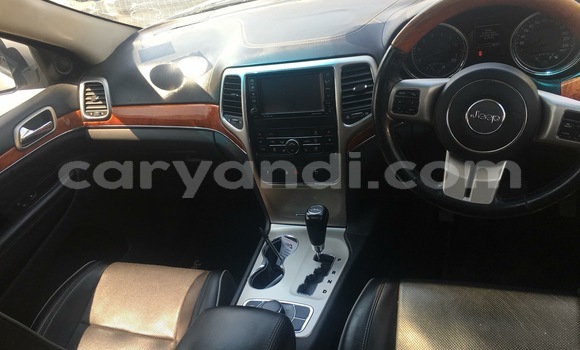 Acheter Occasion Voiture Jeep Grand Cherokee Gris à Lusaka, Zambie Acheter Occasion Voiture Jeep Grand Cherokee Gris à Lusaka, Zambie